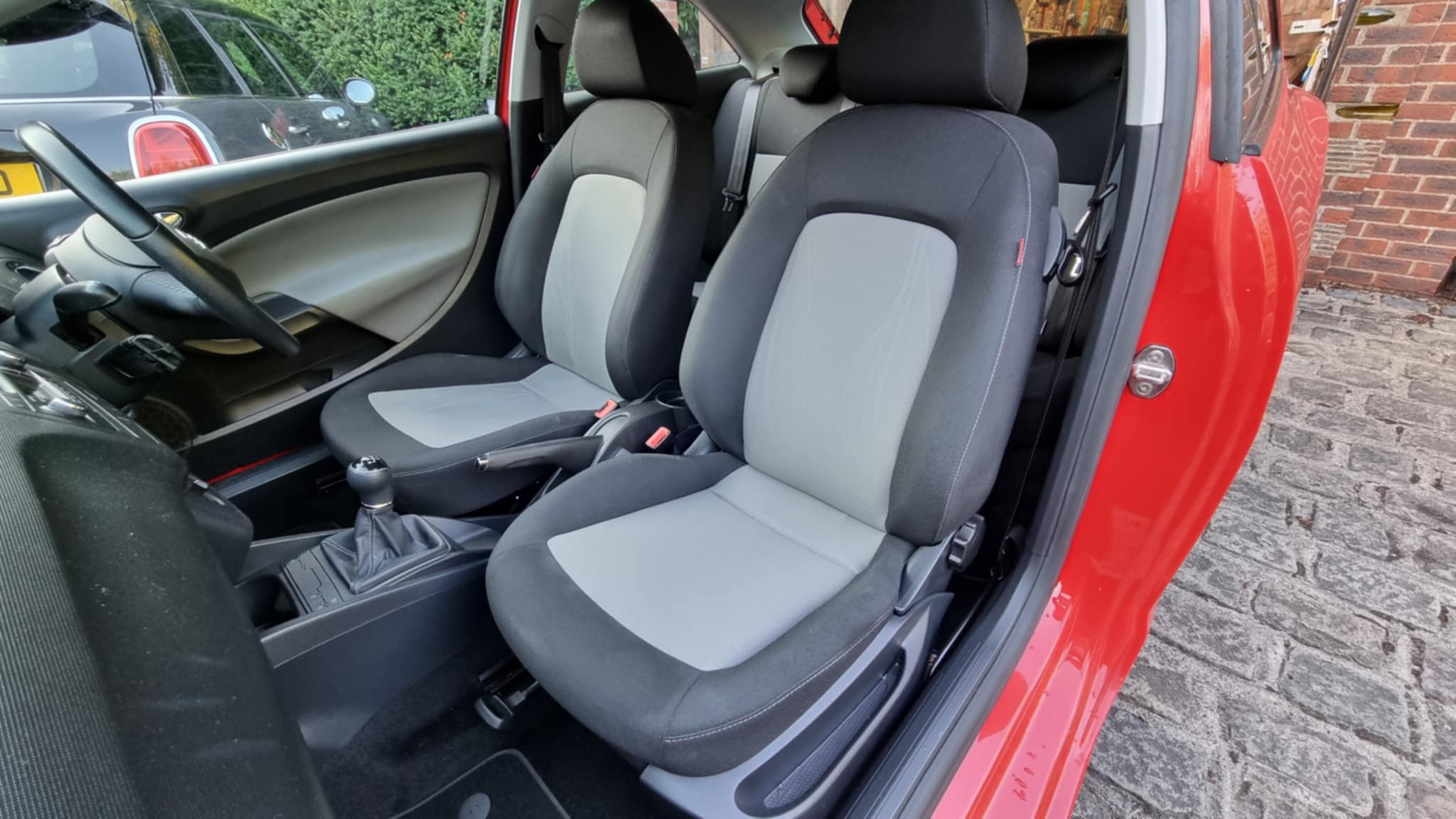 eecd6137-7600-467a-8724-0ff91e2e4a2d