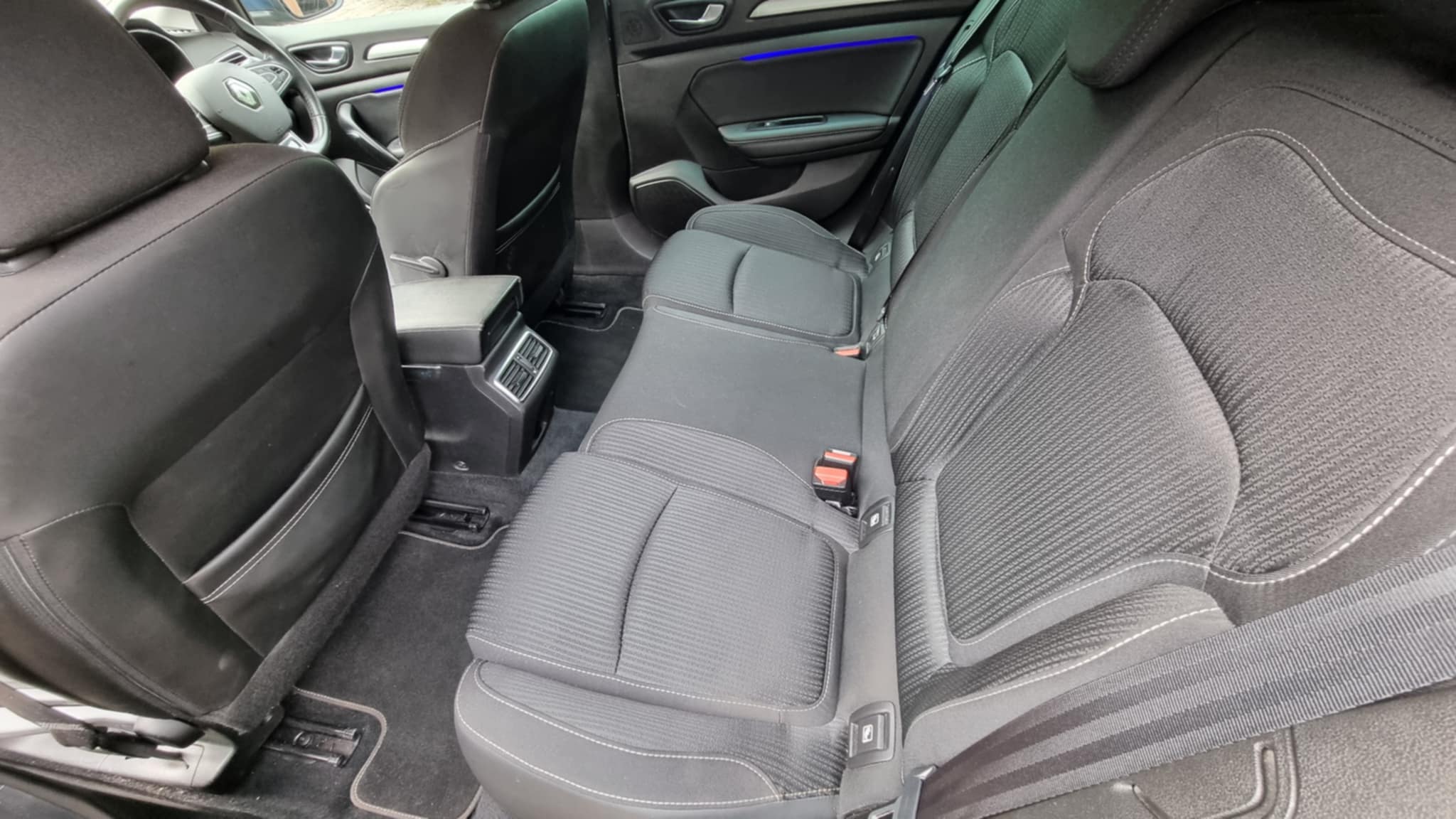 ef1e4afe-f6a5-4f23-ab7a-14f86c6b5453